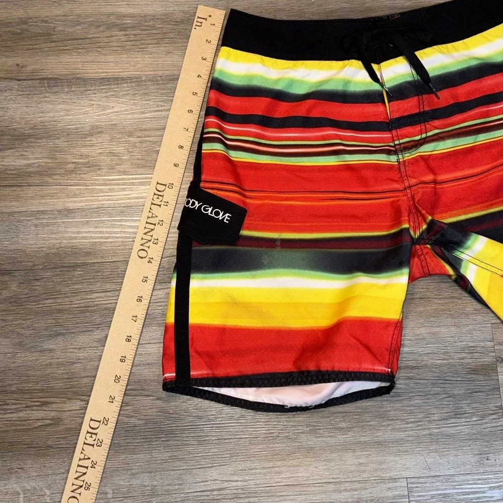 VTG Body Glove Board Shorts Mens Medium Vibrant-Horizontal Rasta-Striped Pattern